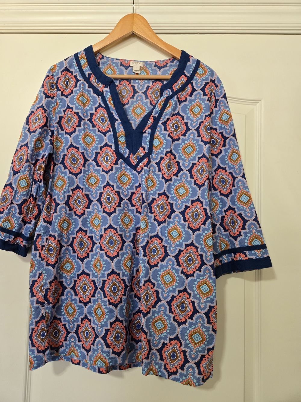 J. Crew Light Blue Patterned V-Neck Tunic with Navy Trim 100% Cotton Lightweight